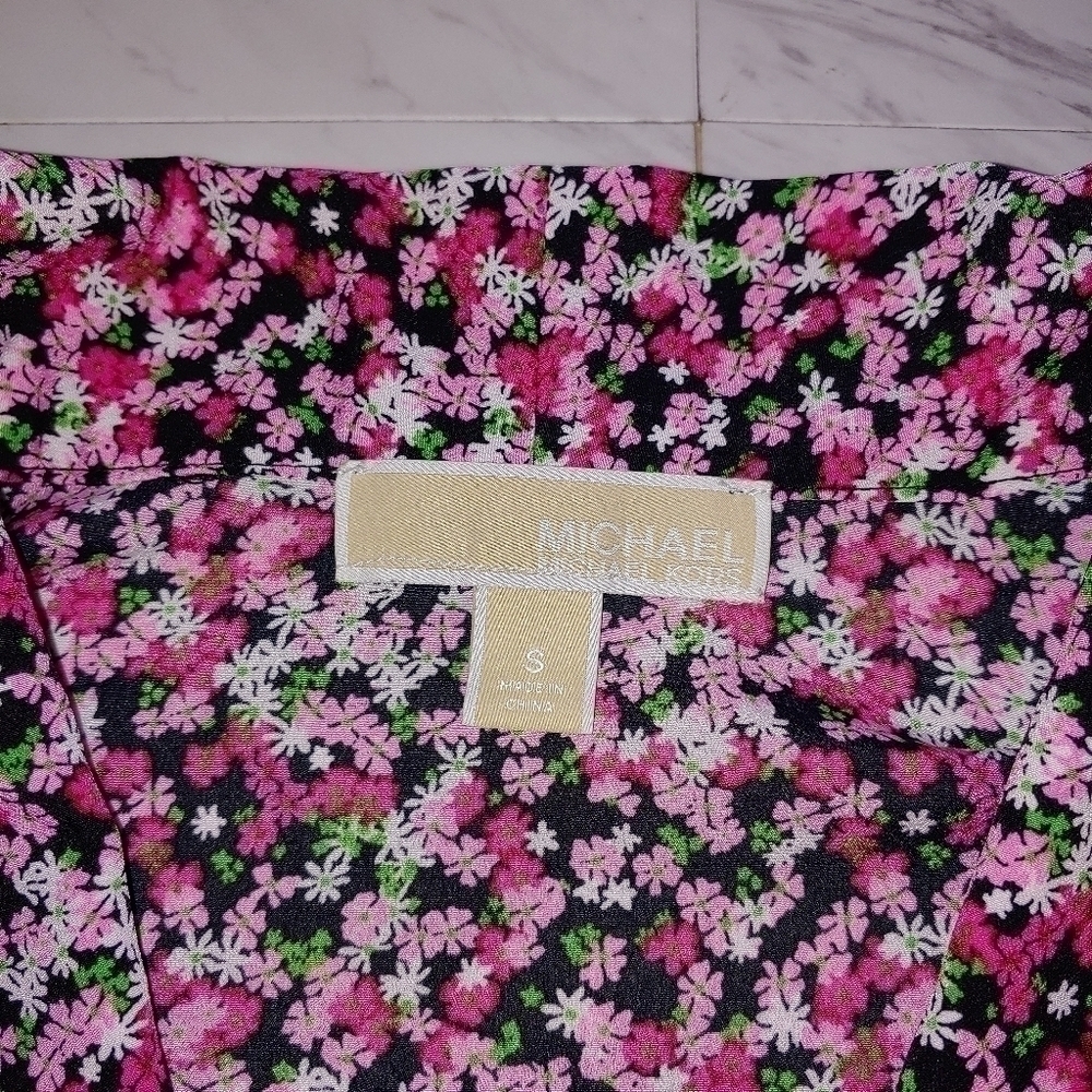 Michael Kors Pink floral top - Picture 5 of 7